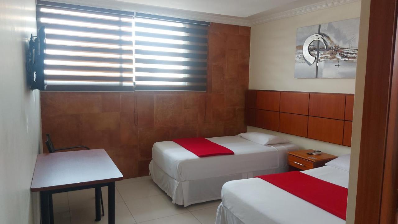 Hotel Murali - Cerca Del Aeropuerto De Гуаякиль Экстерьер фото