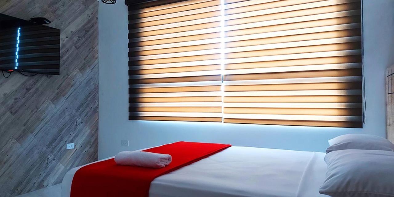 Hotel Murali - Cerca Del Aeropuerto De Гуаякиль Экстерьер фото