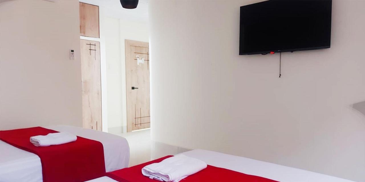 Hotel Murali - Cerca Del Aeropuerto De Гуаякиль Экстерьер фото