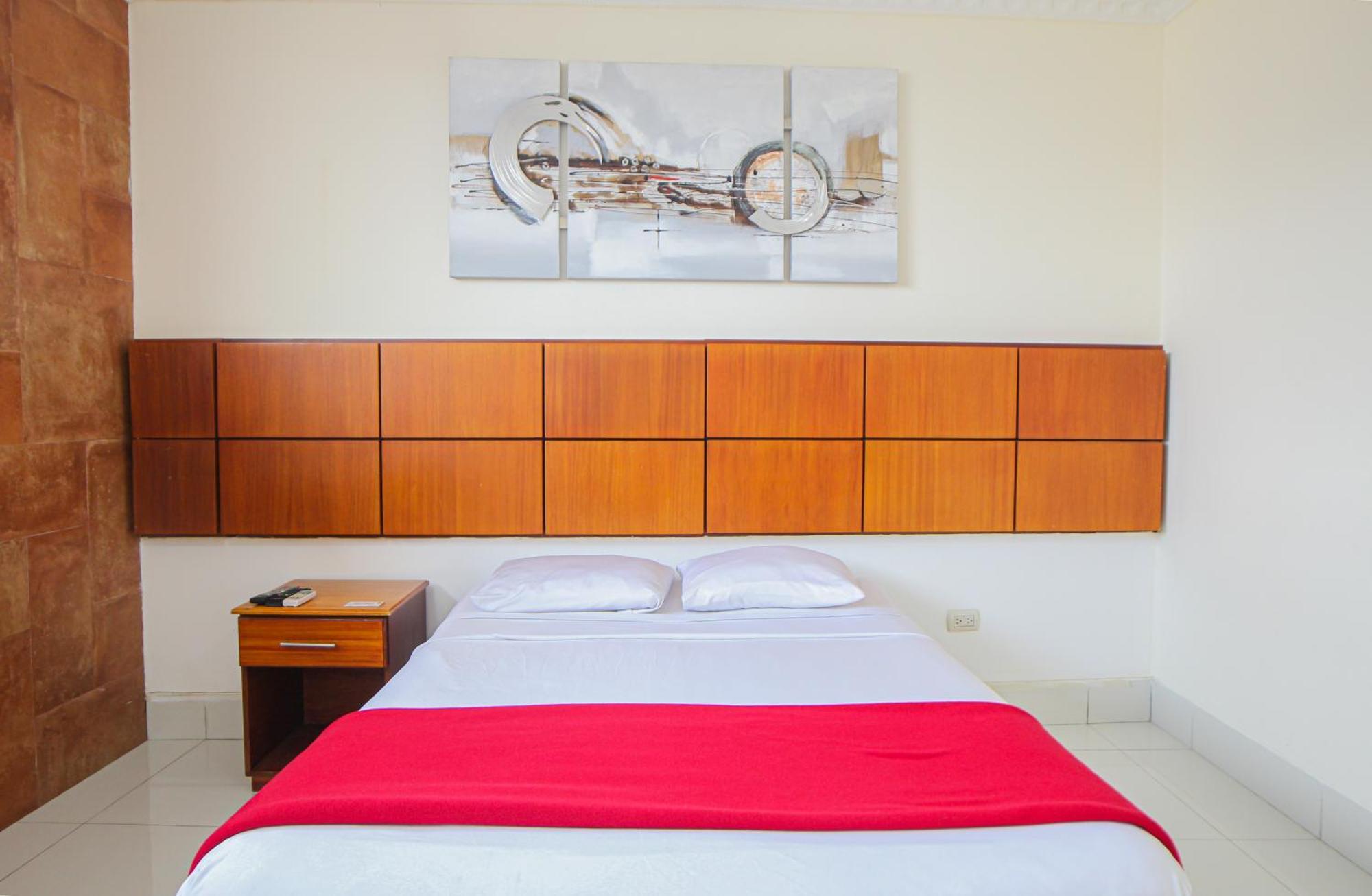 Hotel Murali - Cerca Del Aeropuerto De Гуаякиль Экстерьер фото