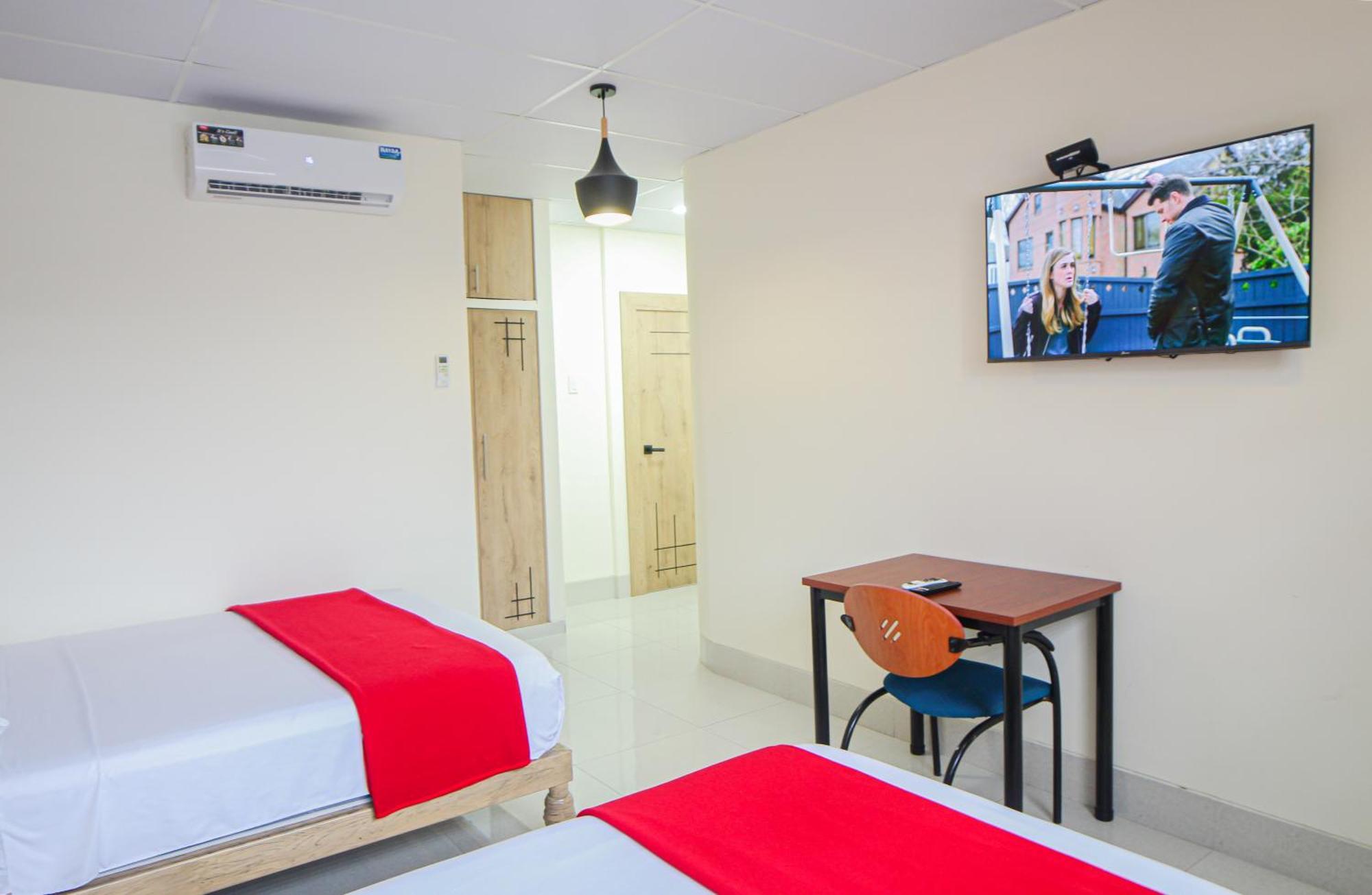 Hotel Murali - Cerca Del Aeropuerto De Гуаякиль Экстерьер фото