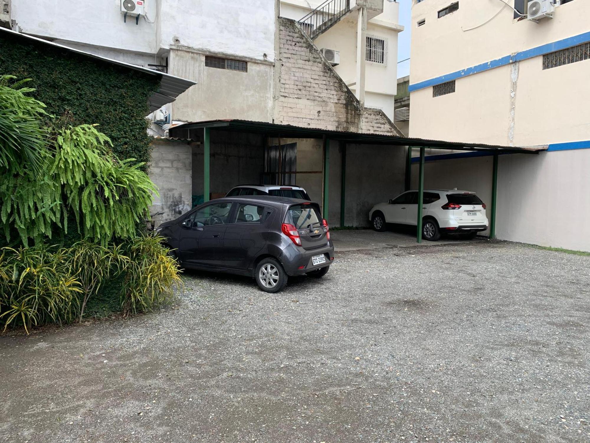 Hotel Murali - Cerca Del Aeropuerto De Гуаякиль Экстерьер фото