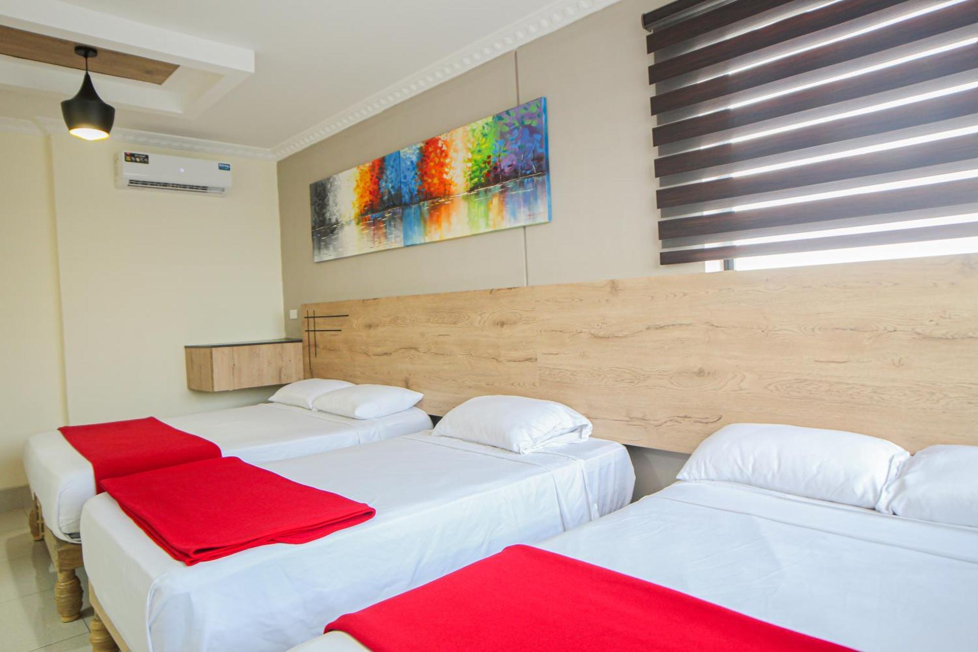Hotel Murali - Cerca Del Aeropuerto De Гуаякиль Экстерьер фото