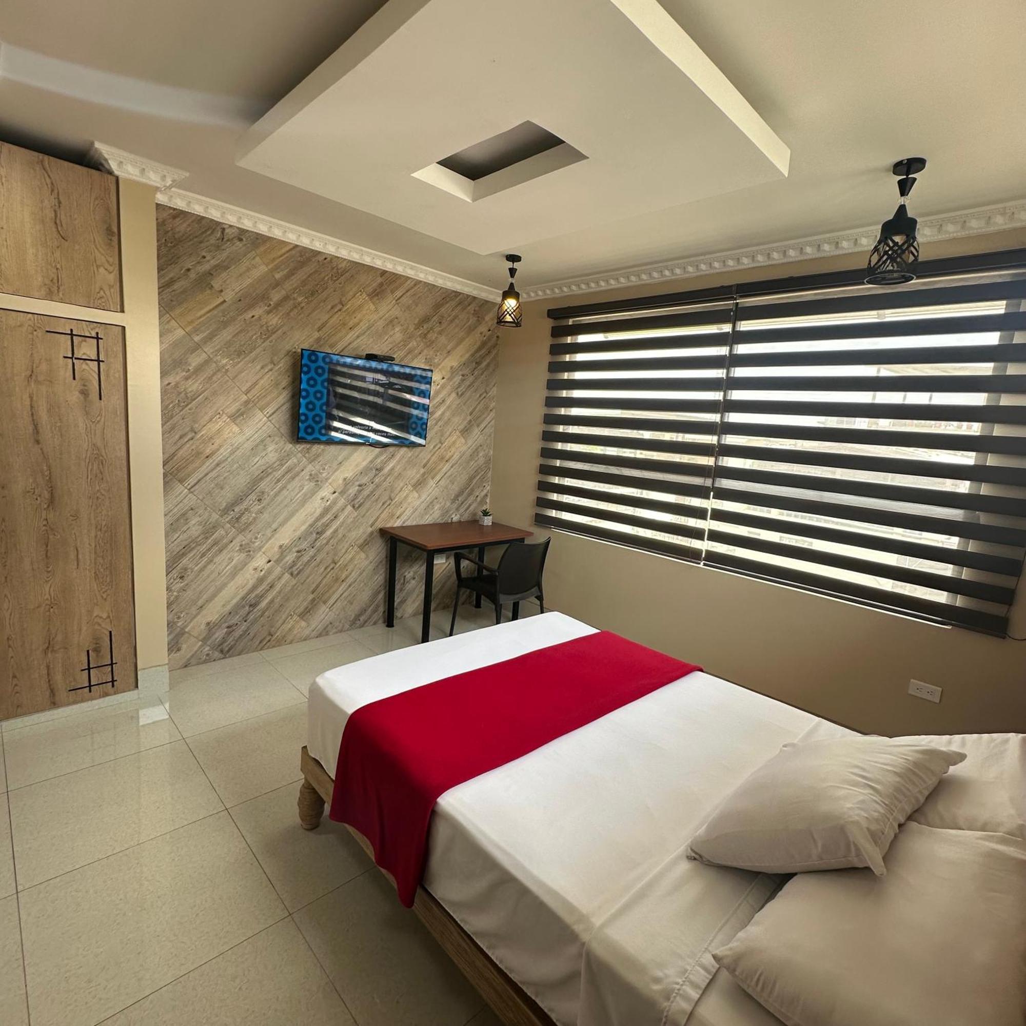 Hotel Murali - Cerca Del Aeropuerto De Гуаякиль Экстерьер фото