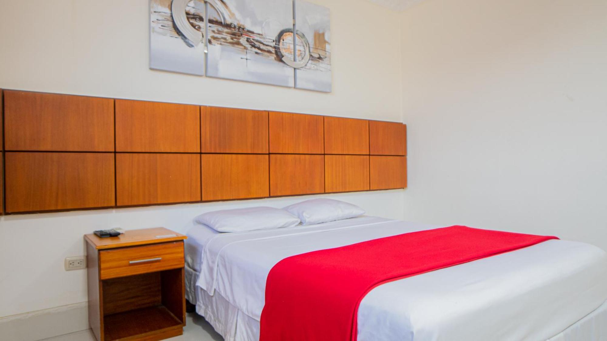 Hotel Murali - Cerca Del Aeropuerto De Гуаякиль Экстерьер фото