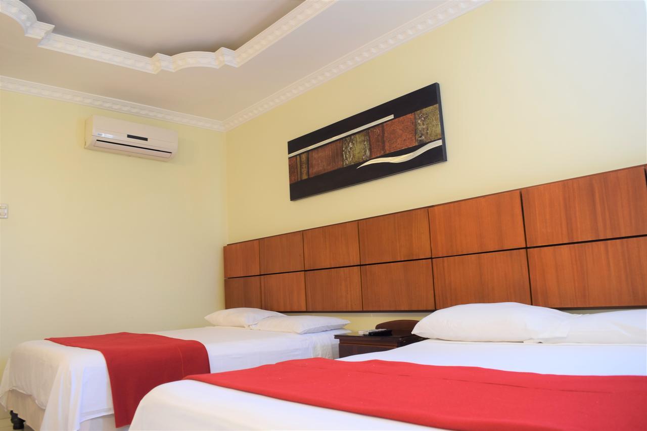 Hotel Murali - Cerca Del Aeropuerto De Гуаякиль Экстерьер фото