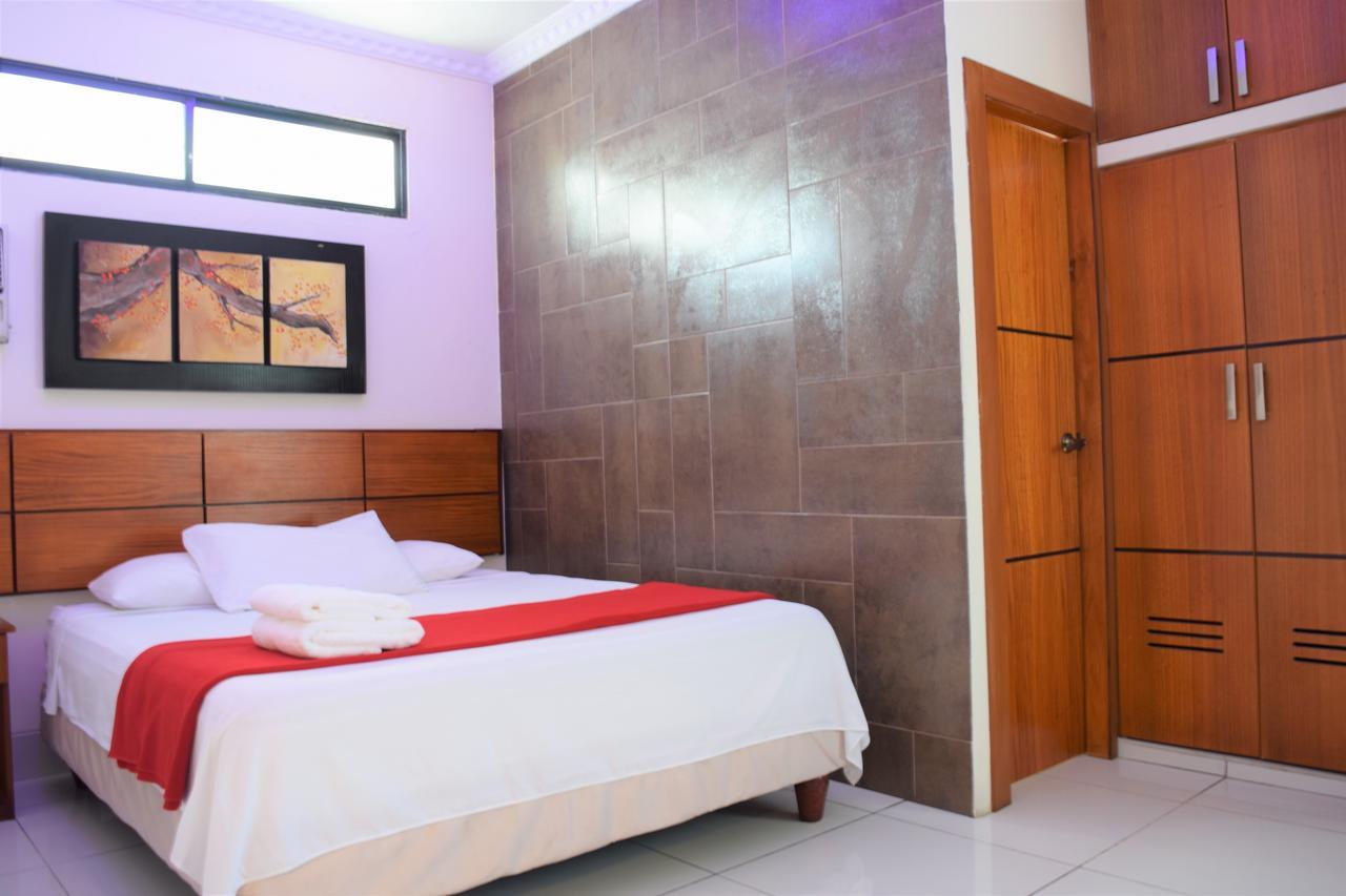 Hotel Murali - Cerca Del Aeropuerto De Гуаякиль Экстерьер фото