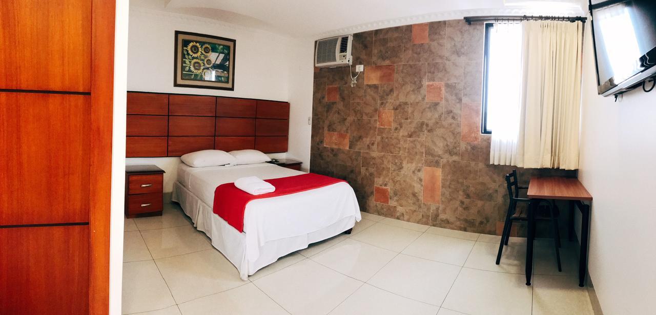 Hotel Murali - Cerca Del Aeropuerto De Гуаякиль Экстерьер фото