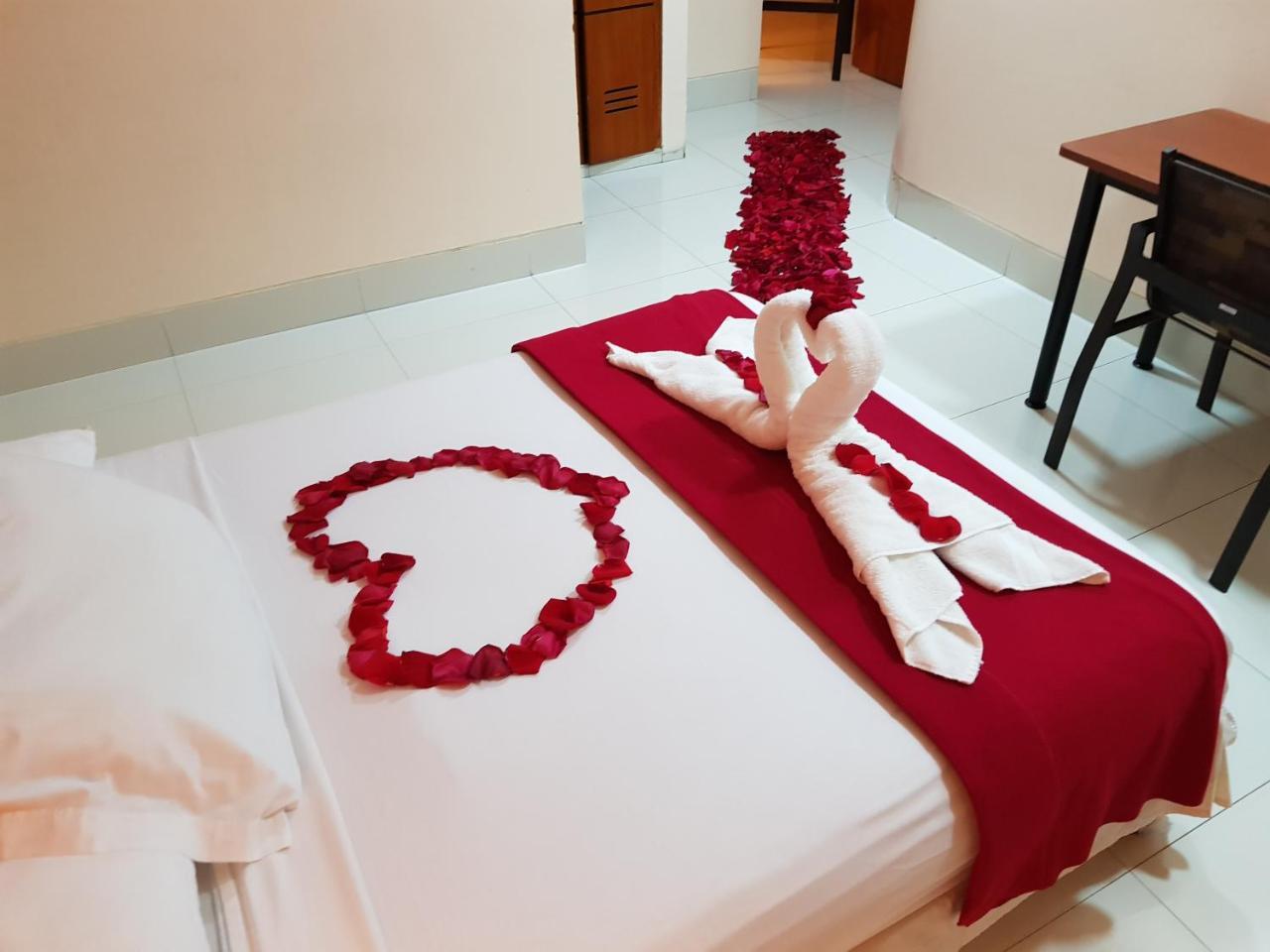 Hotel Murali - Cerca Del Aeropuerto De Гуаякиль Экстерьер фото