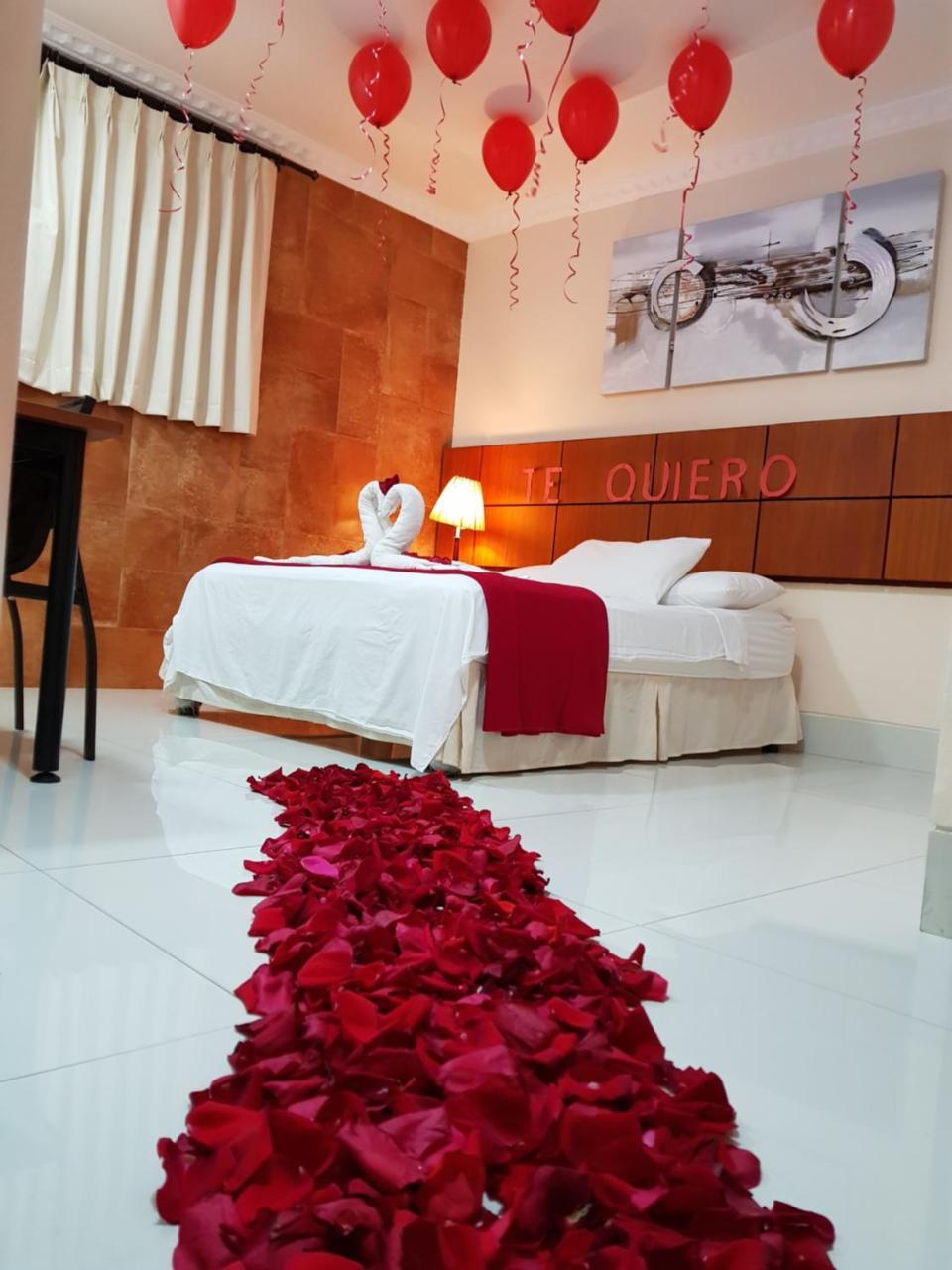 Hotel Murali - Cerca Del Aeropuerto De Гуаякиль Экстерьер фото