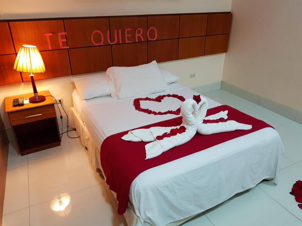 Hotel Murali - Cerca Del Aeropuerto De Гуаякиль Экстерьер фото