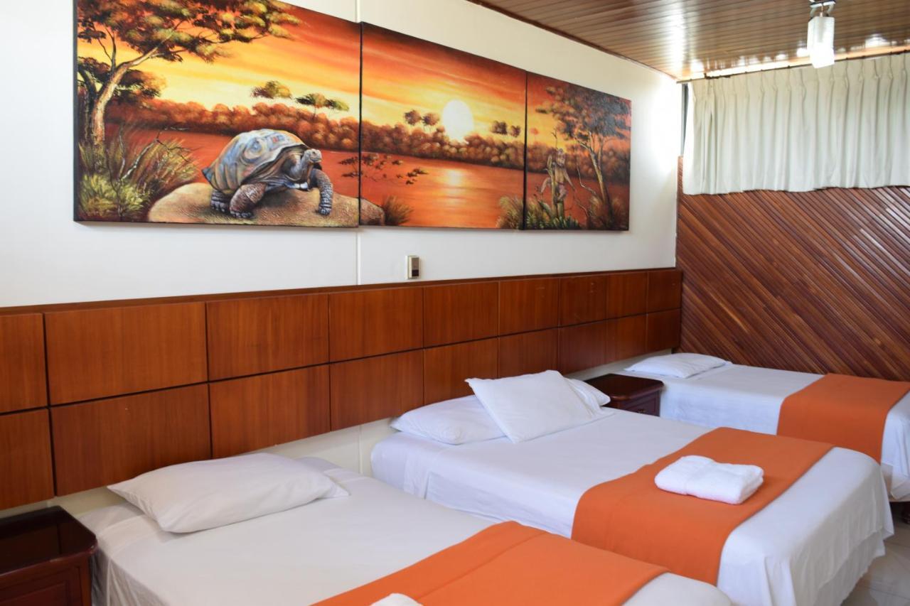 Hotel Murali - Cerca Del Aeropuerto De Гуаякиль Экстерьер фото